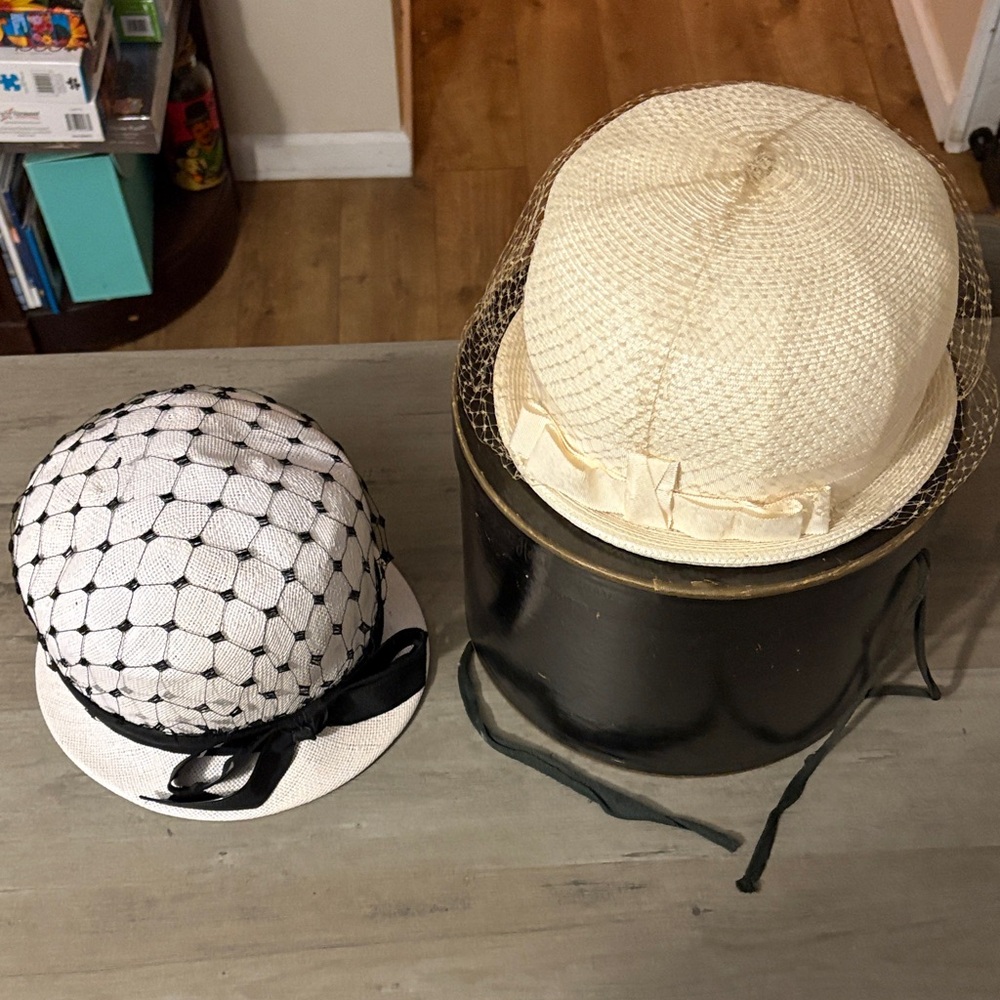 Vintage hats preloved